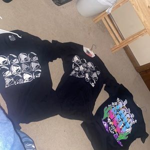 3 for $30 (1 men’s small 1 men’s medium 1 women’s medium) Taco Bell shirts 🌮🛎️